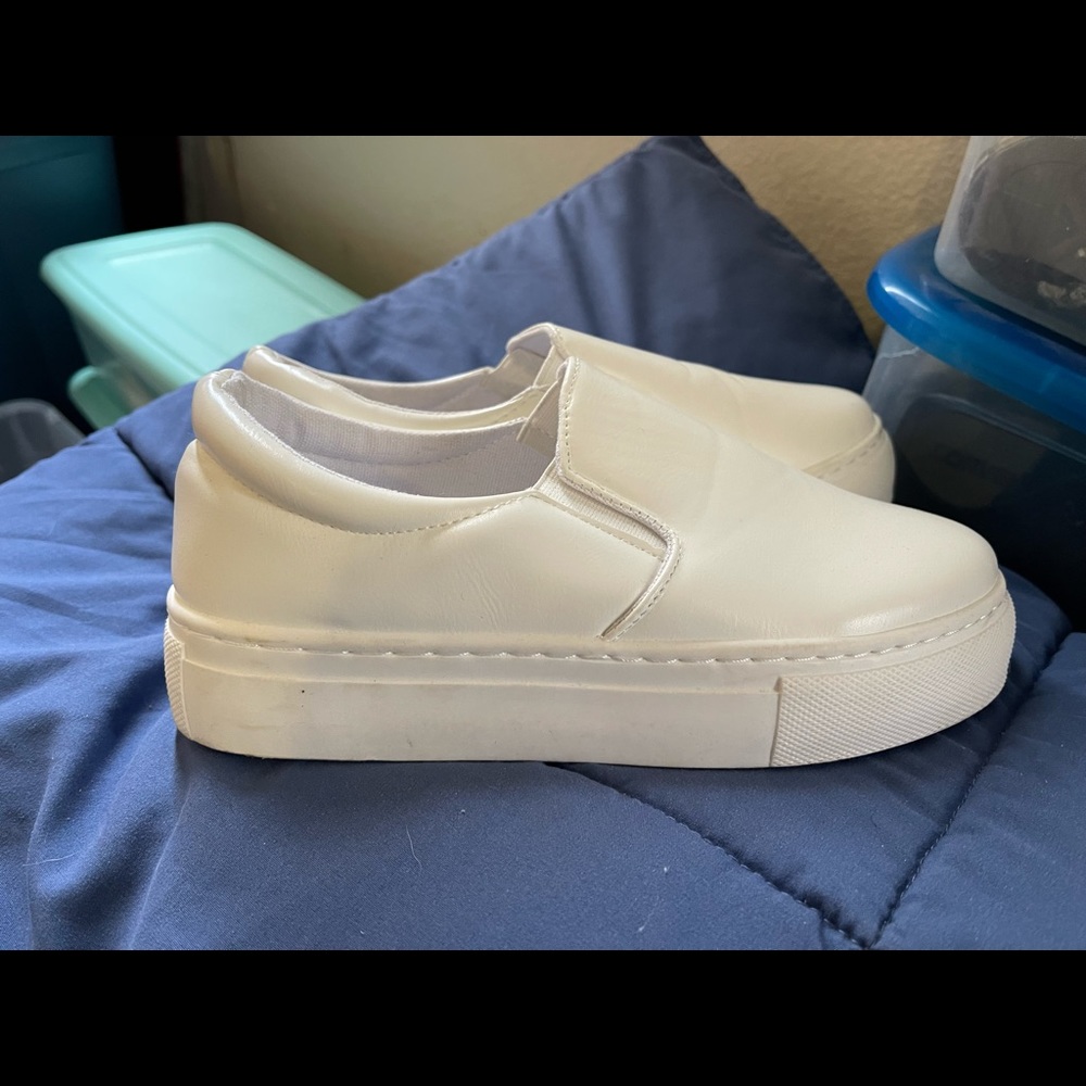 Womens all white clogs/slips